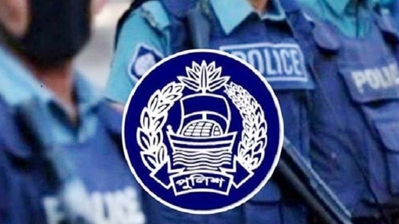 চাকরি যাচ্ছে বিপ্লব কুমারসহ ৫ পুলিশ কর্মকর্তার, শিগগিরই প্রজ্ঞাপন